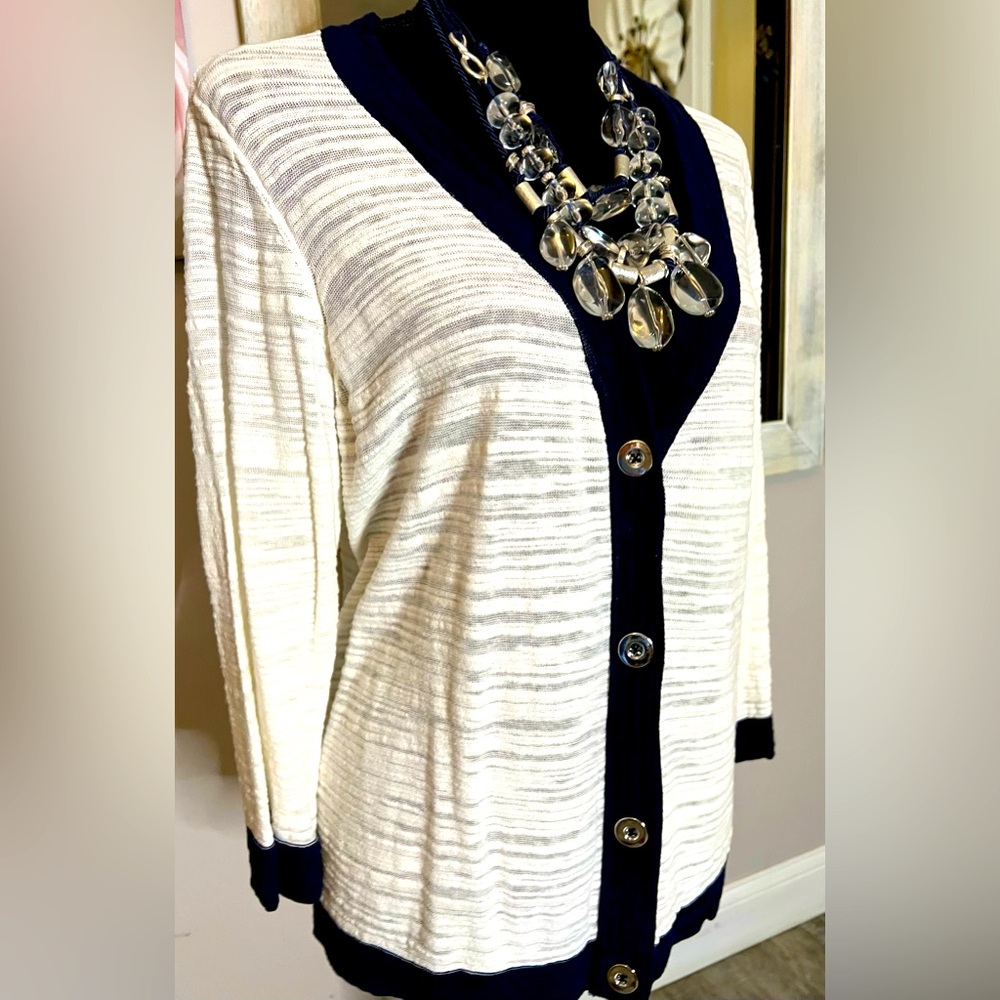 Liz Claiborne 1x white & navy cardigan with silver buttons - wardrobe staple!!!